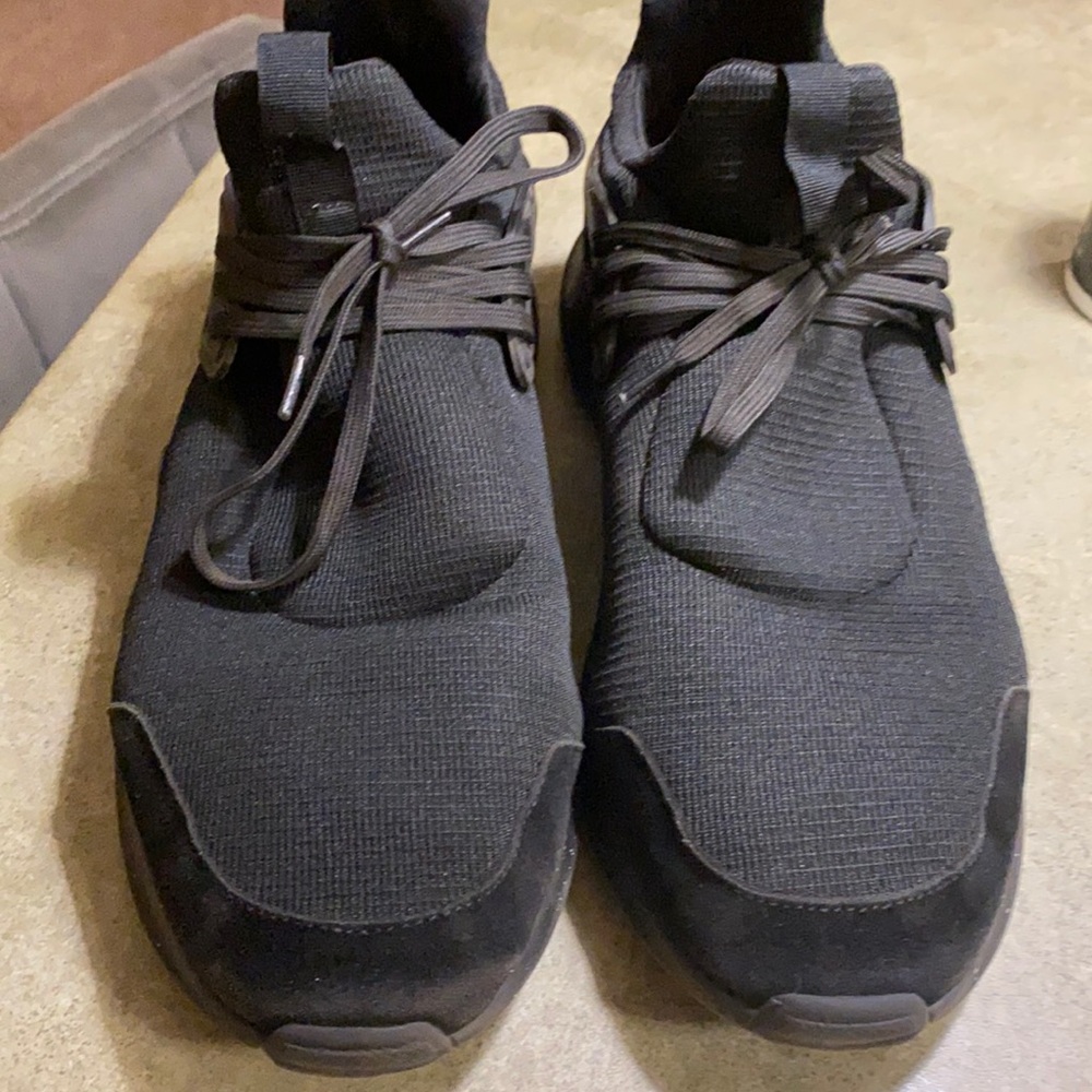 Black running shoes Size 9